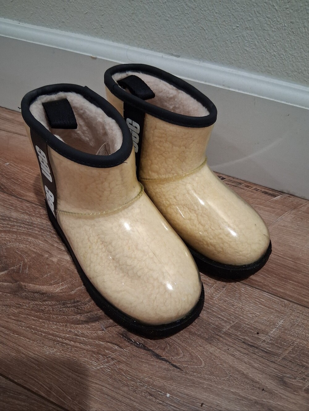 UGGS